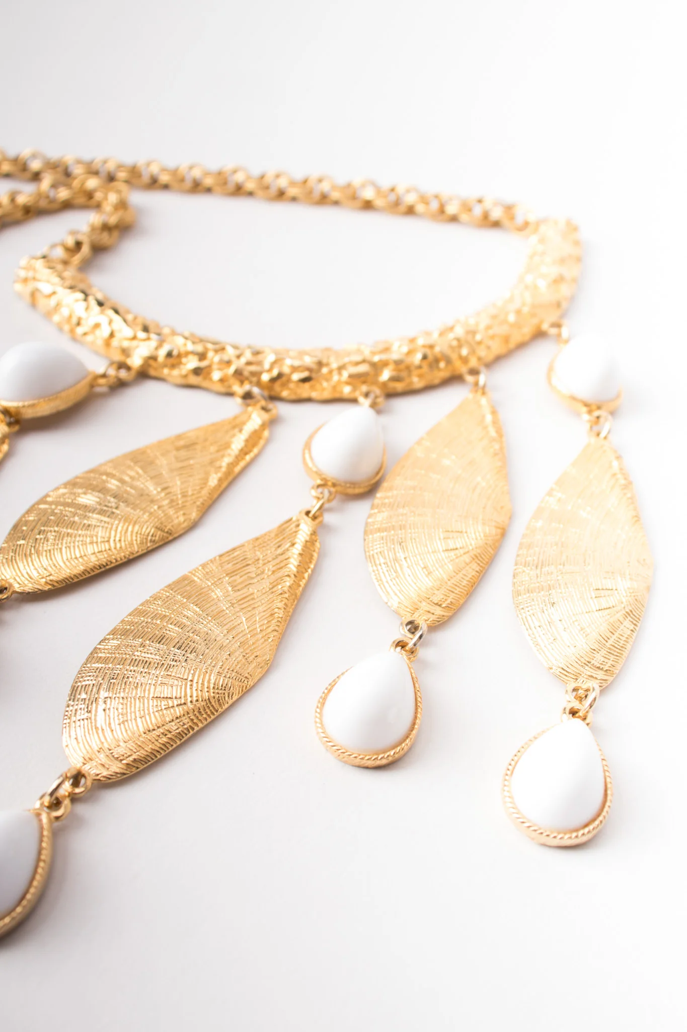 Shell Waterfall Collar Necklace - Image 6