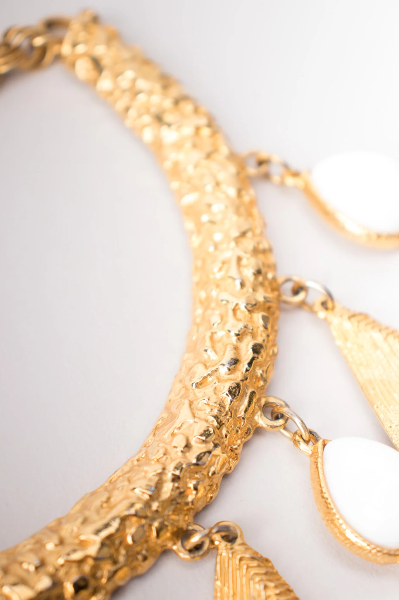 Shell Waterfall Collar Necklace - Image 7
