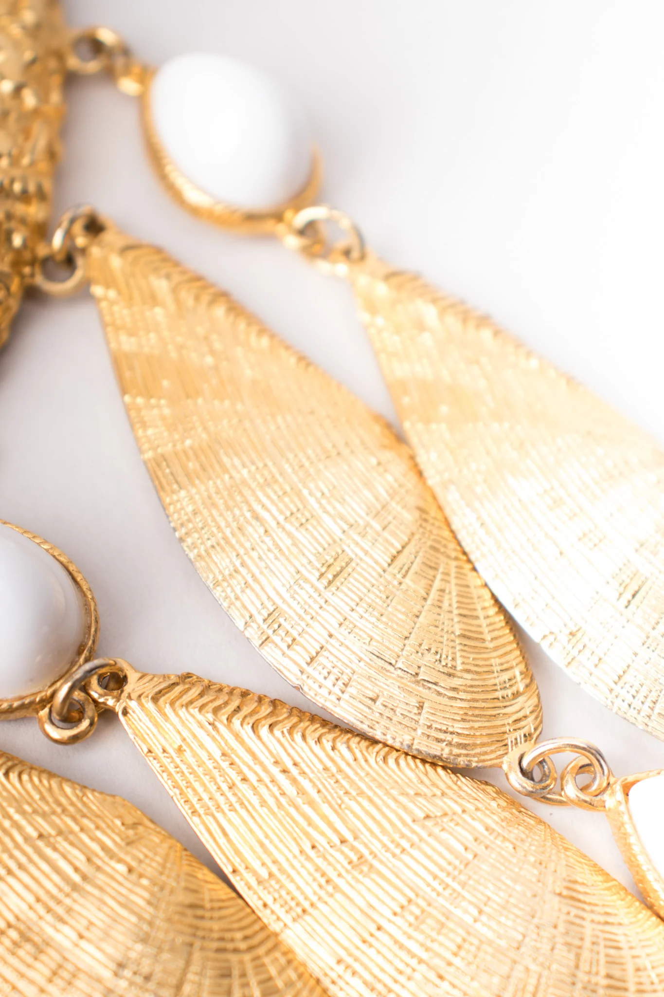 Shell Waterfall Collar Necklace - Image 9