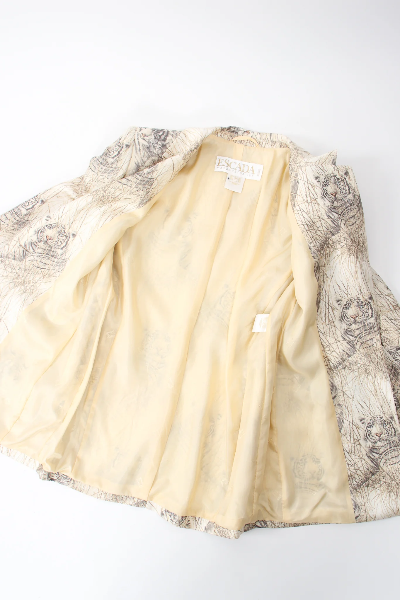 Silk Snow Tiger Jacket - Image 11