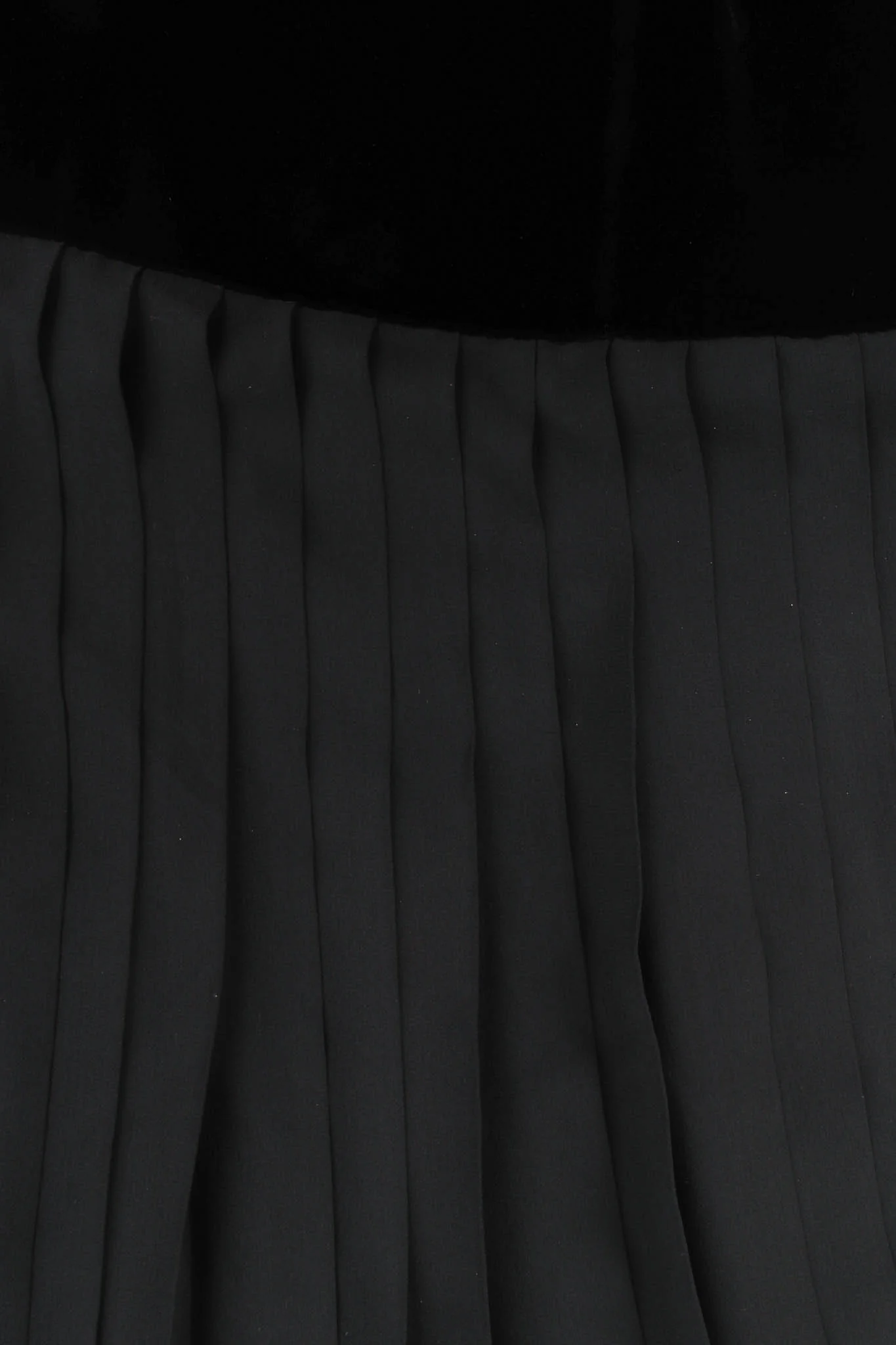 Silk Velvet Pleated Skirt - Image 12