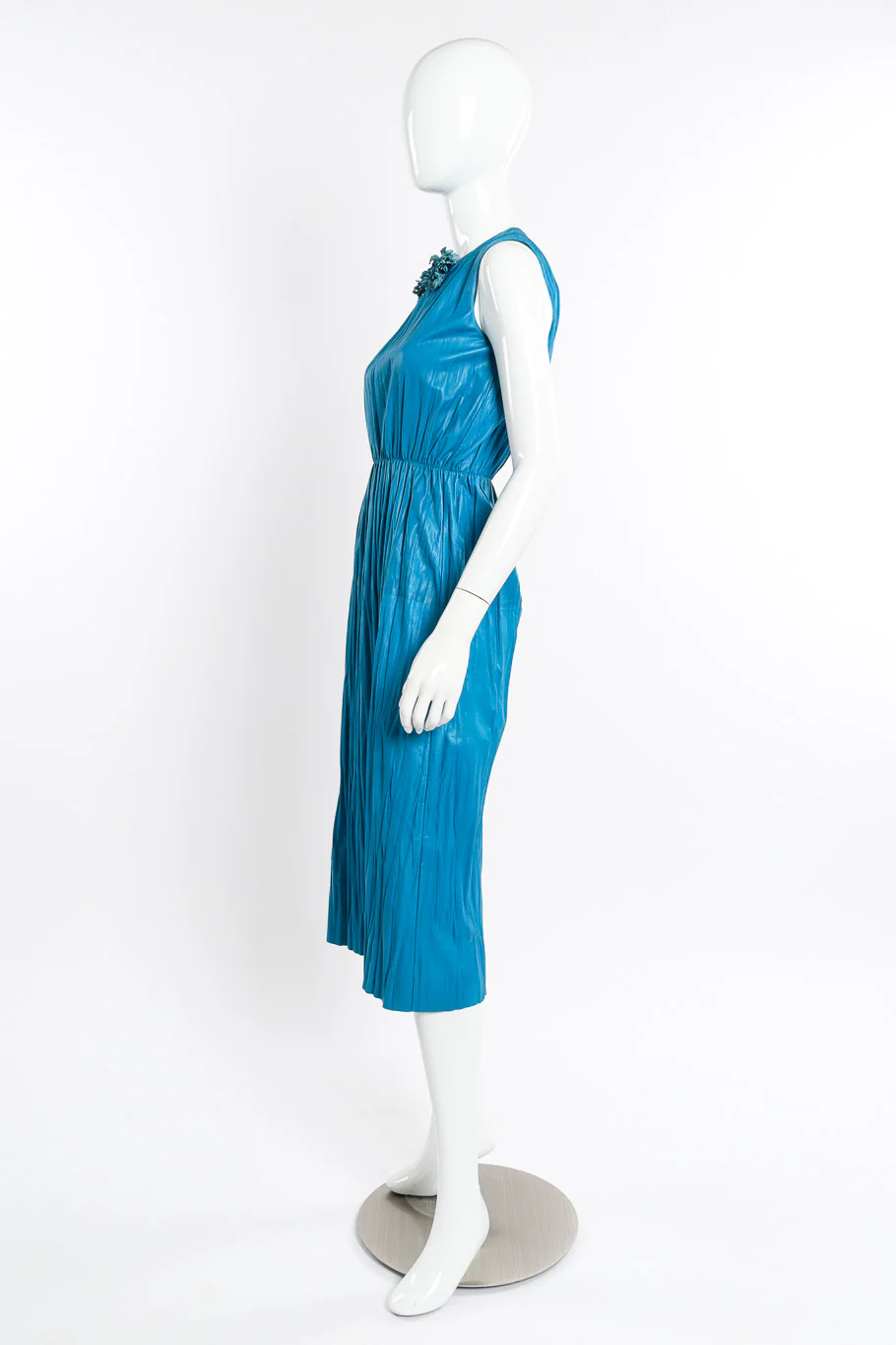 Sleeveless Pleated Leather Dress - Image 2