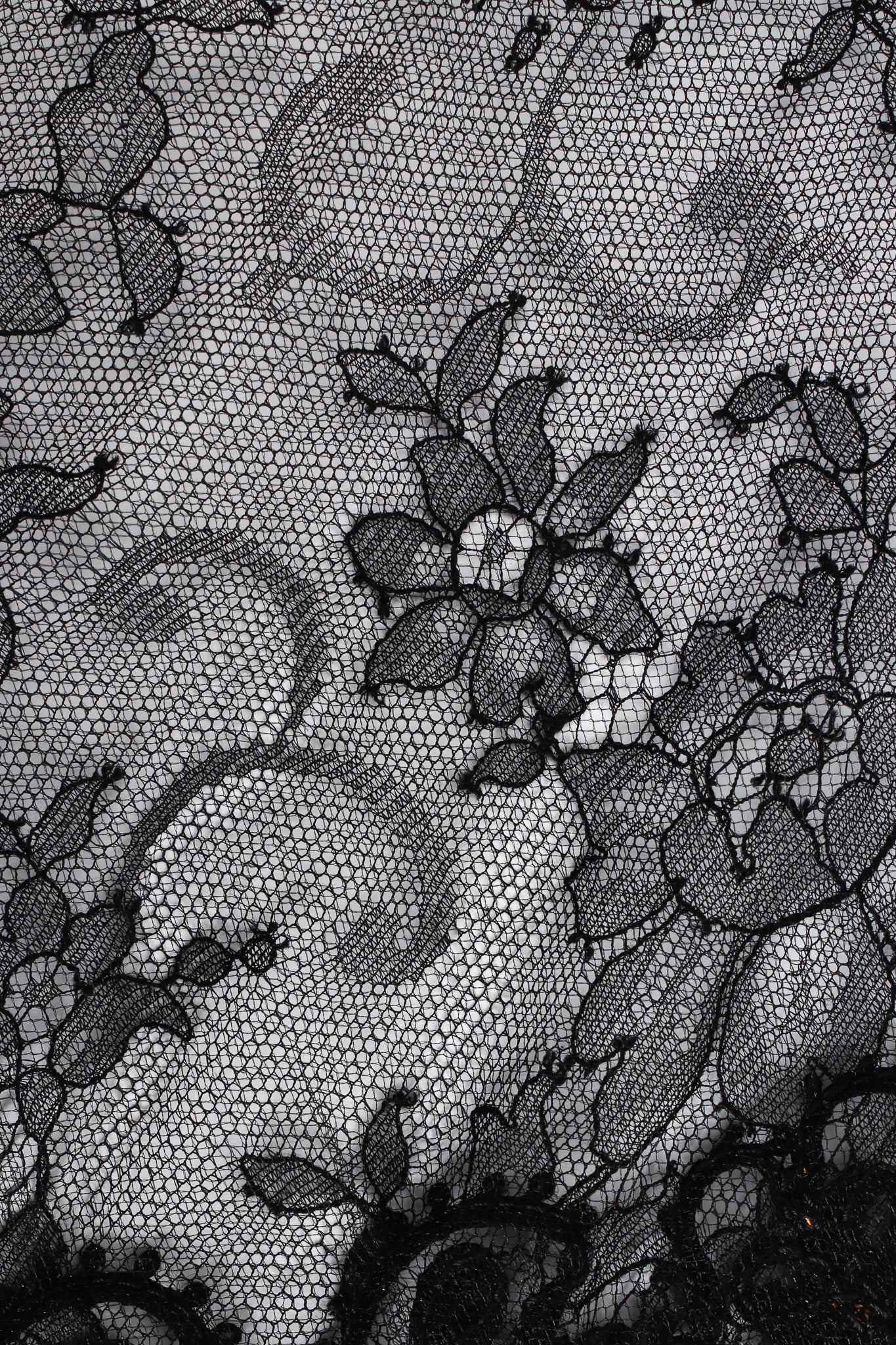 Soutache Chantilly Lace Ruffle Dress - Image 5