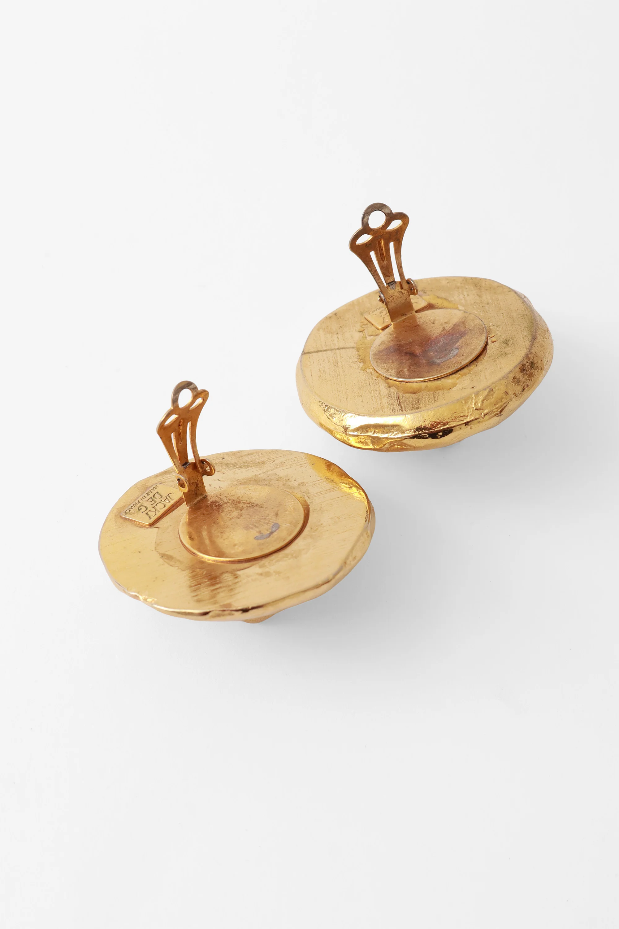 Spiral Shell Button Earrings - Image 4