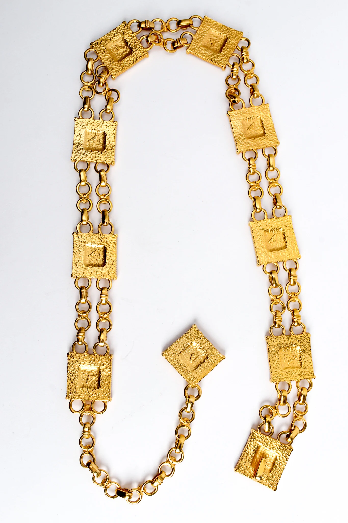 Square Emblem Chain Link Belt - Image 4