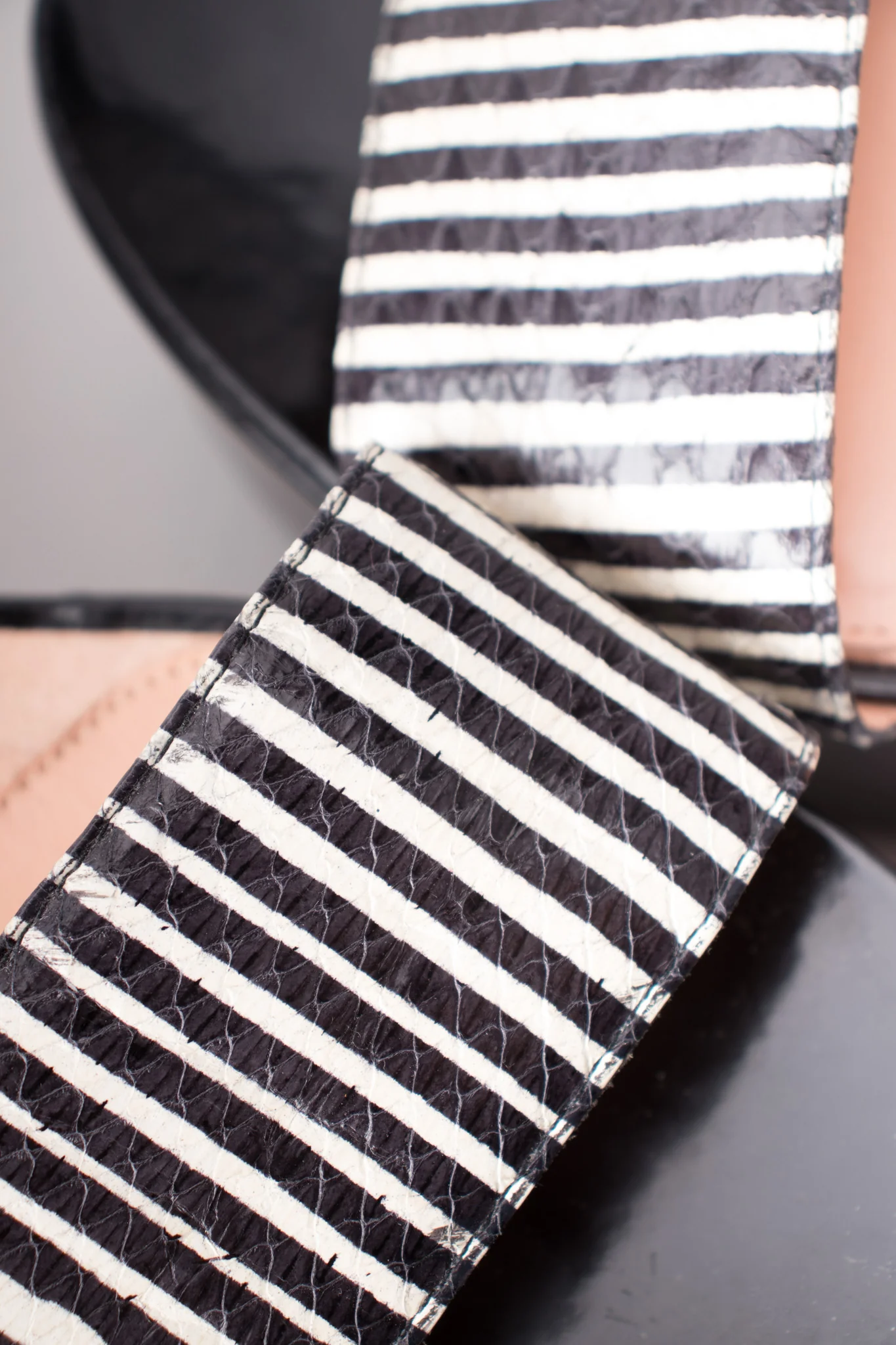 Striped Snake Flatform Sandals - Image 12
