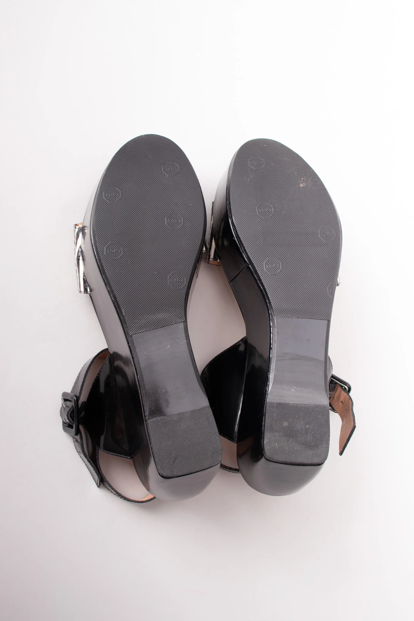 Striped Snake Flatform Sandals - Image 18