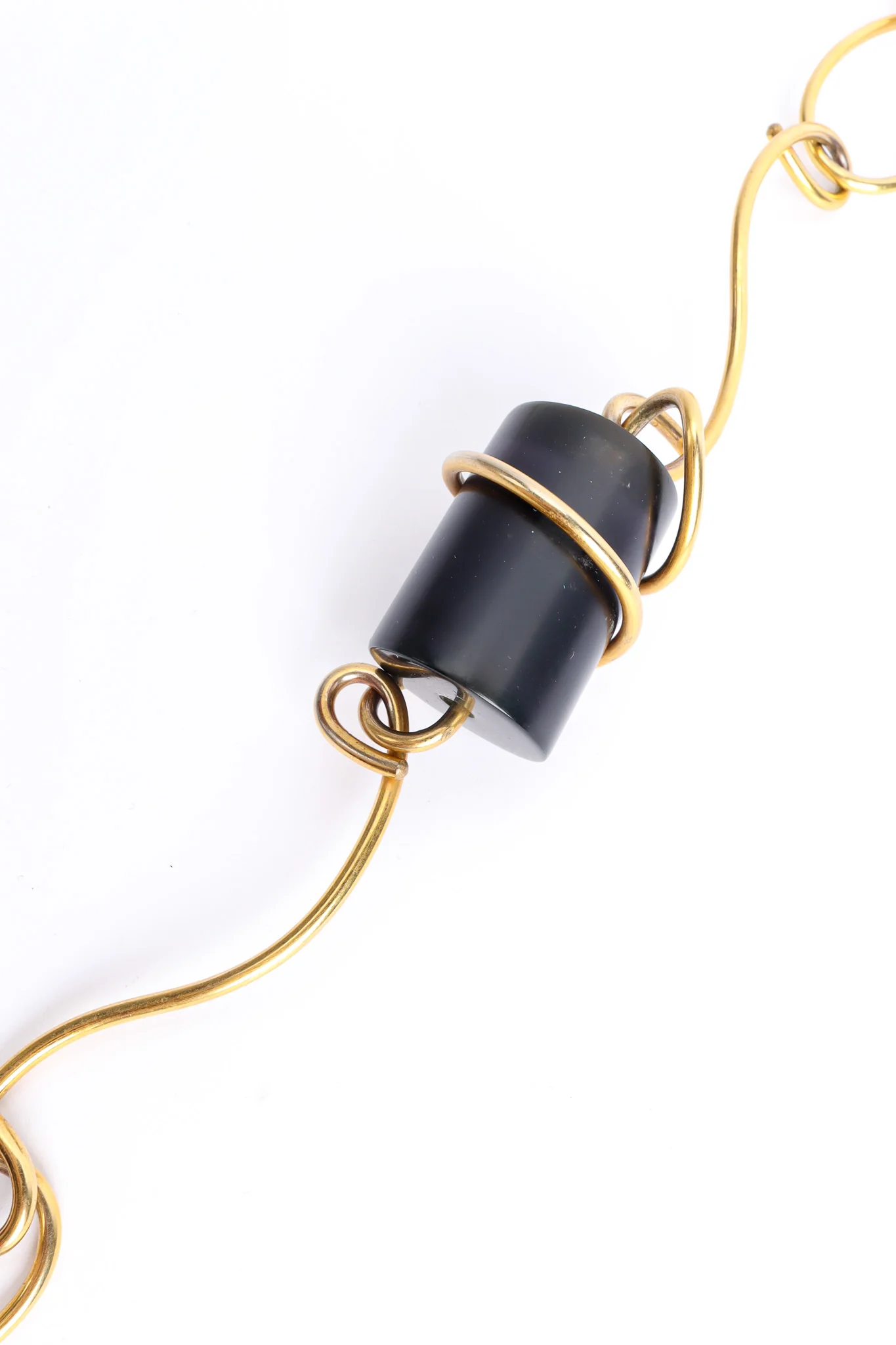 Swirl Loop Wire Necklace - Image 5