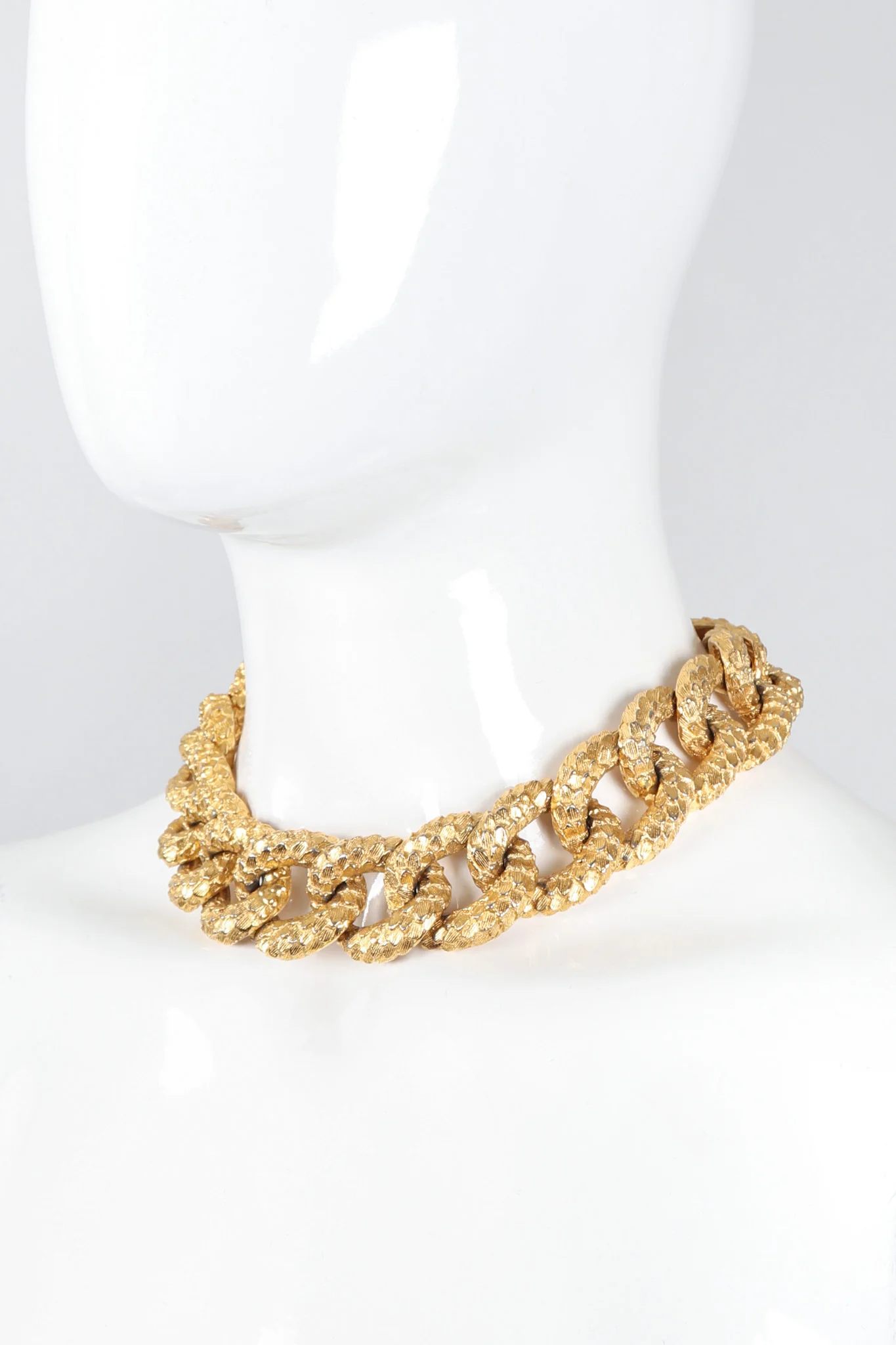 Textured Chain Collar Necklace - Image 2
