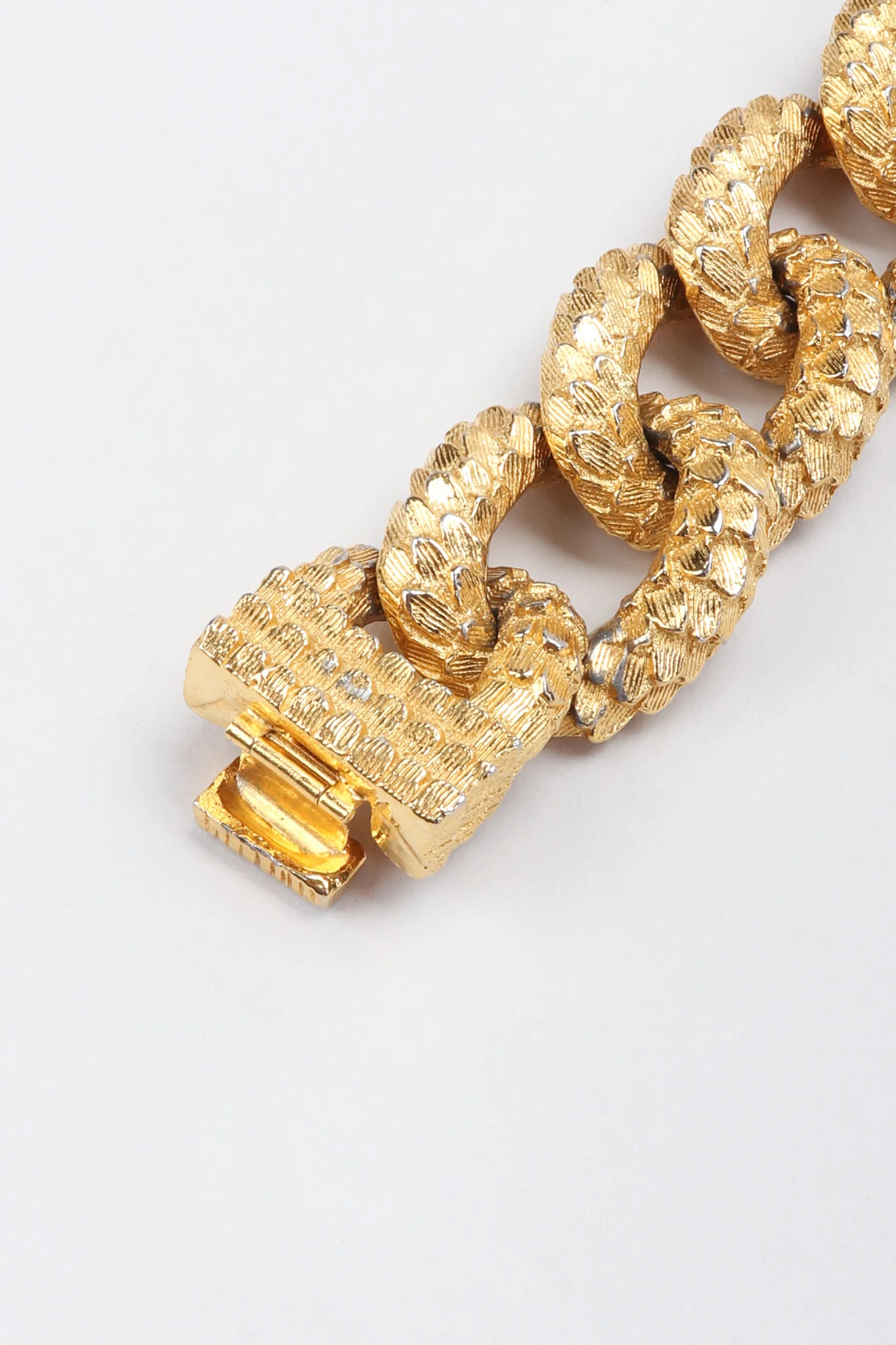 Textured Chain Collar Necklace - Image 5