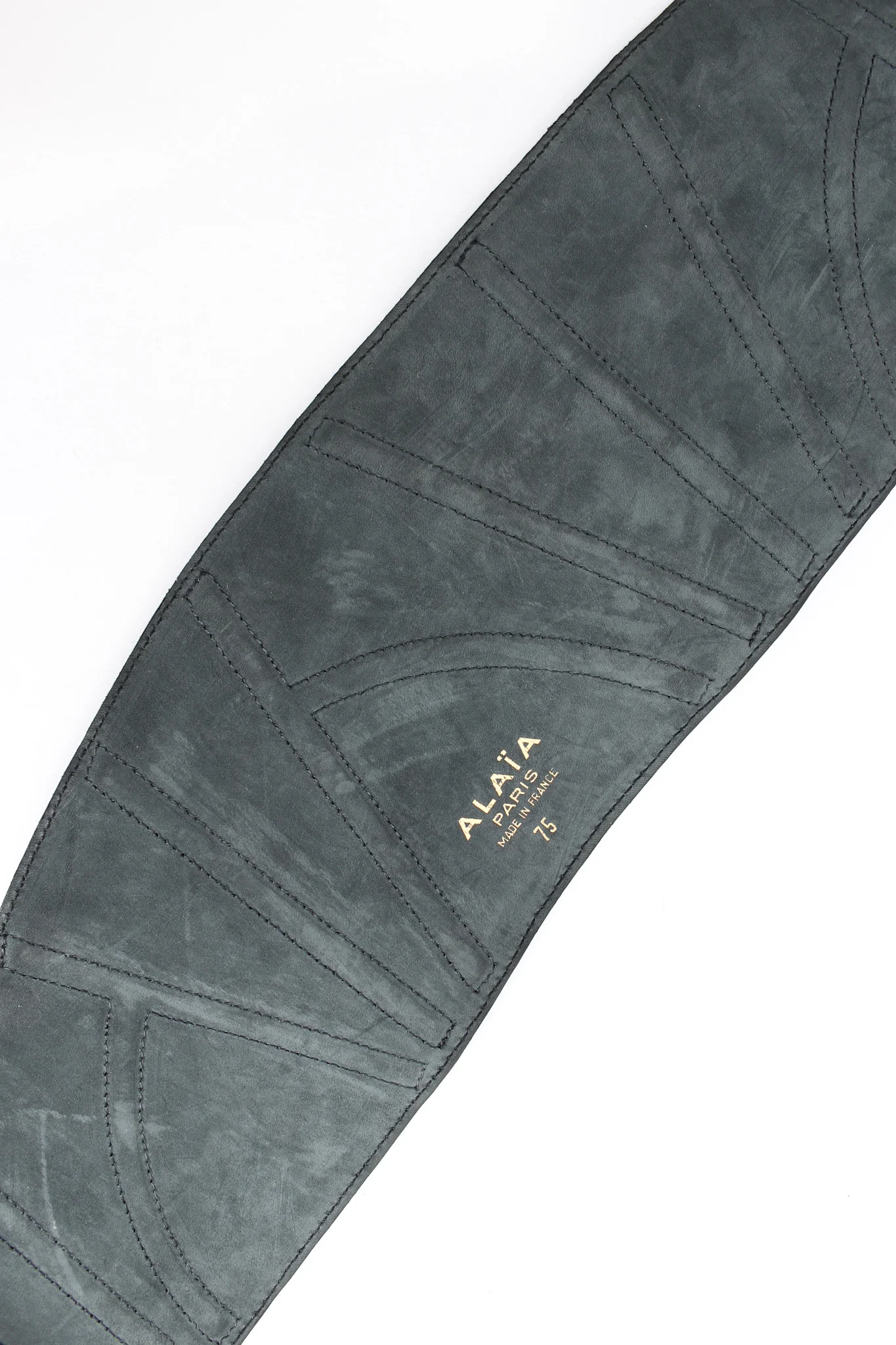 Textured Geo Leather Waist Belt - Image 12