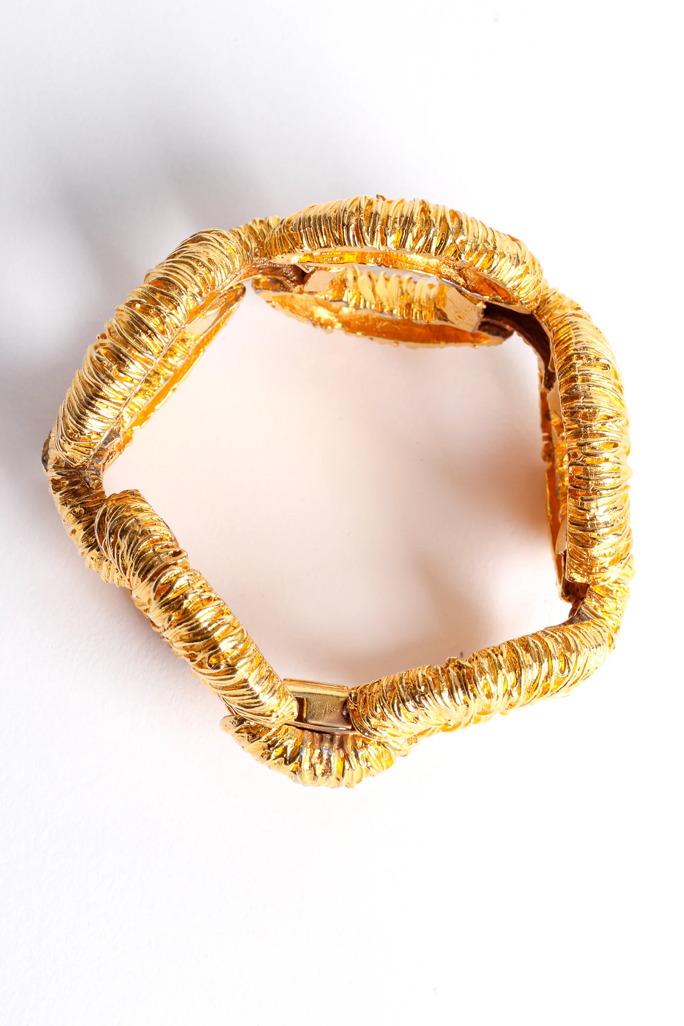 Textured Round Link Bracelet - Image 3