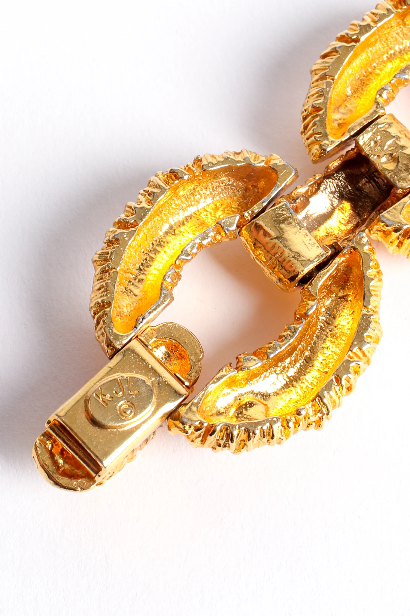 Textured Round Link Bracelet - Image 7
