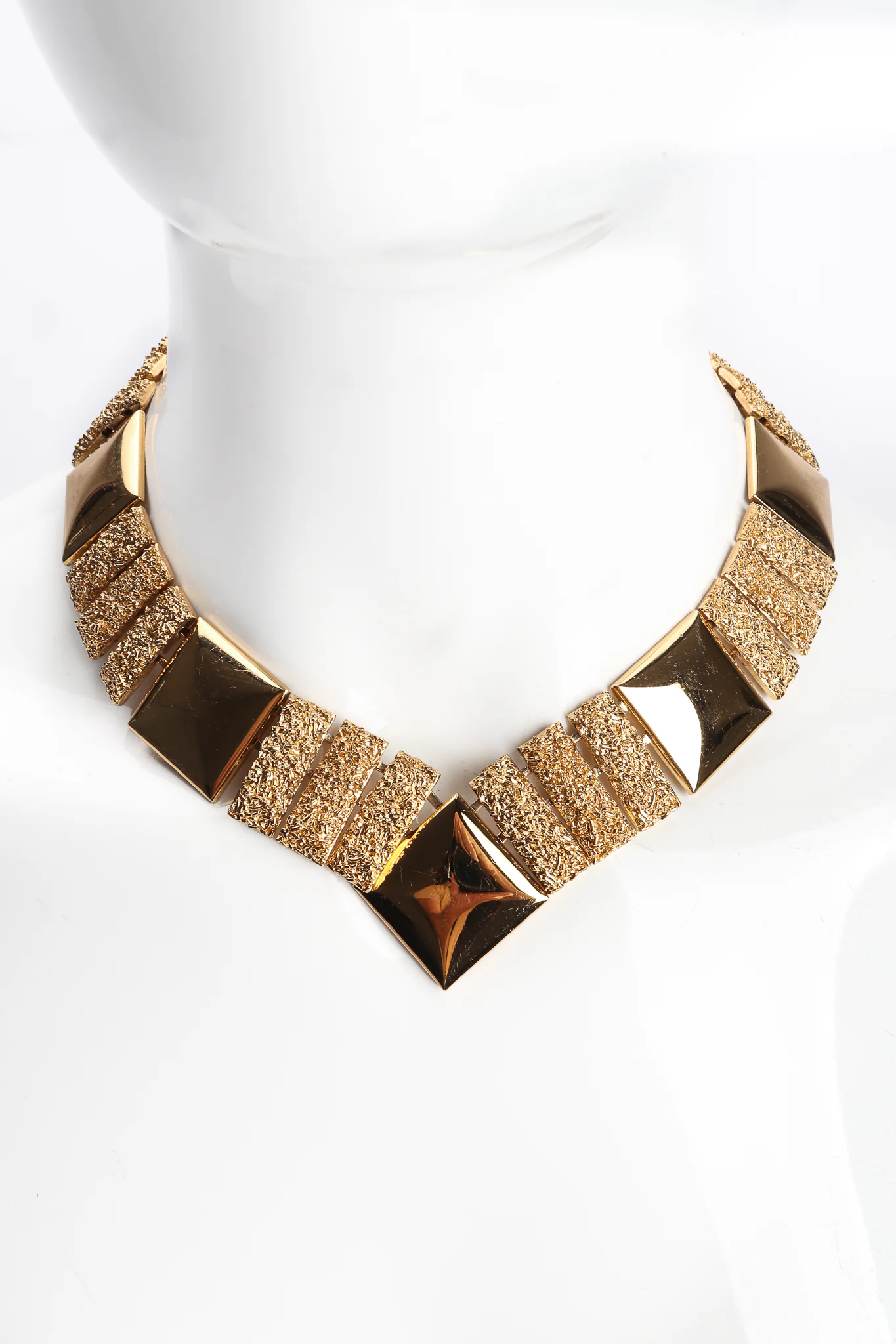 Textured Pointed Collar Necklace - Image 2