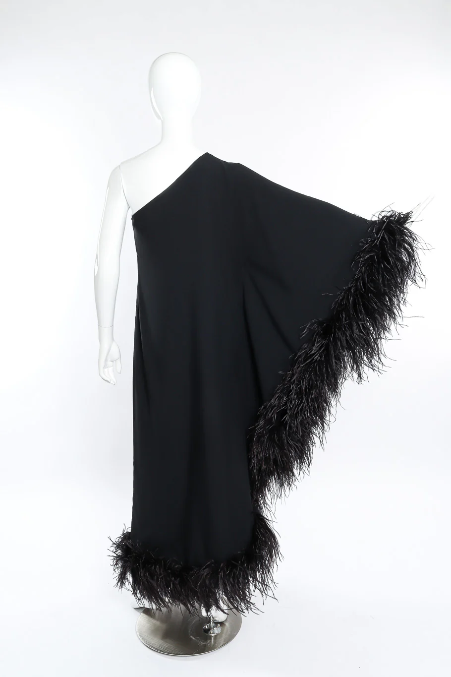 Ubud One-Shoulder Feather Gown - Image 4