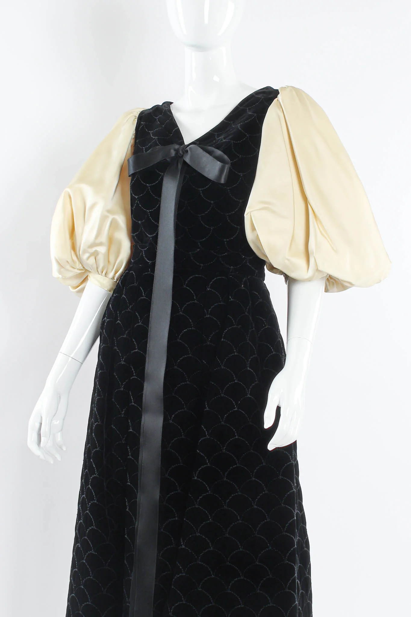 Velvet Scale Pattern Top & Skirt Set - Image 2