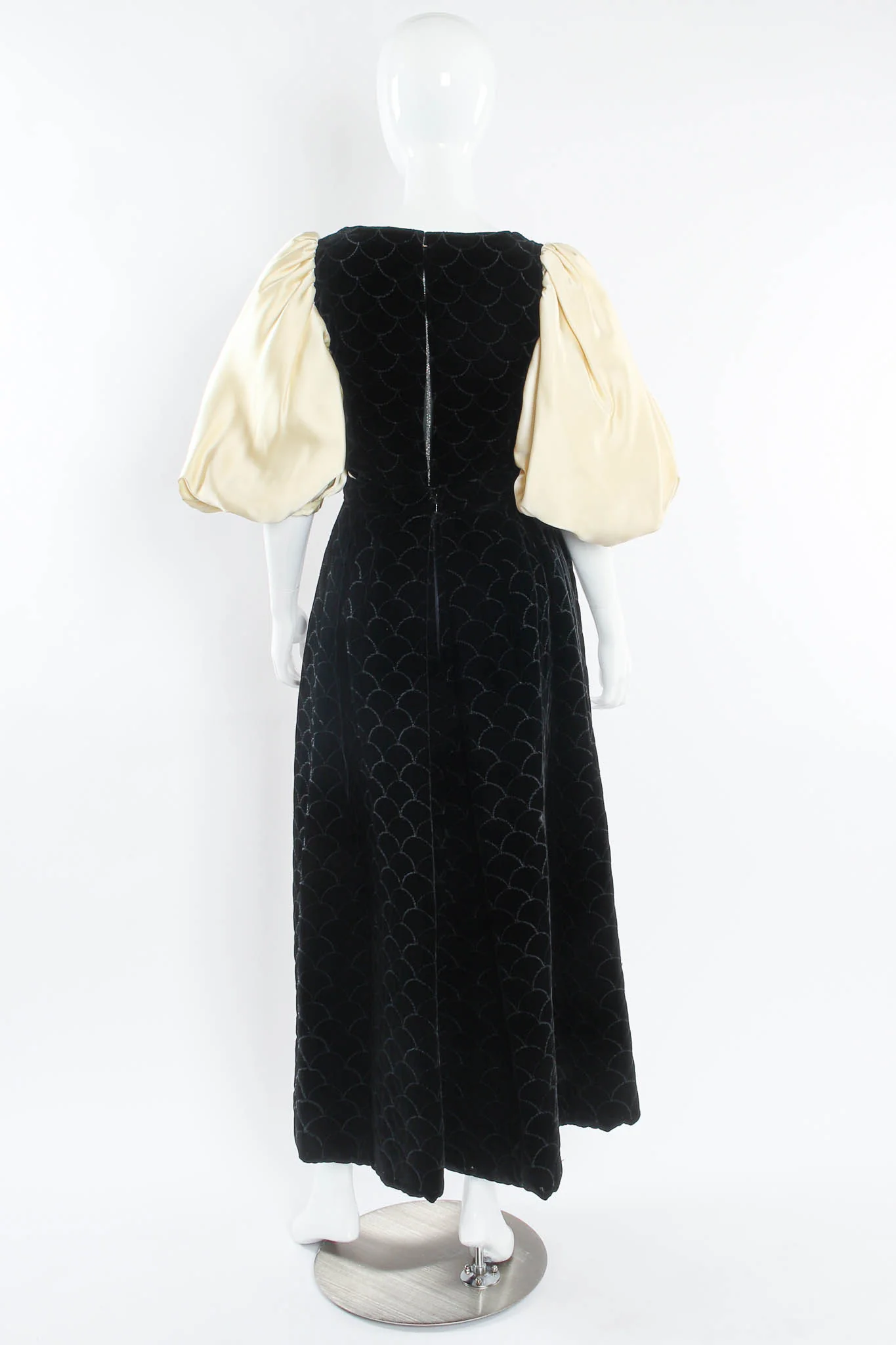 Velvet Scale Pattern Top & Skirt Set - Image 4