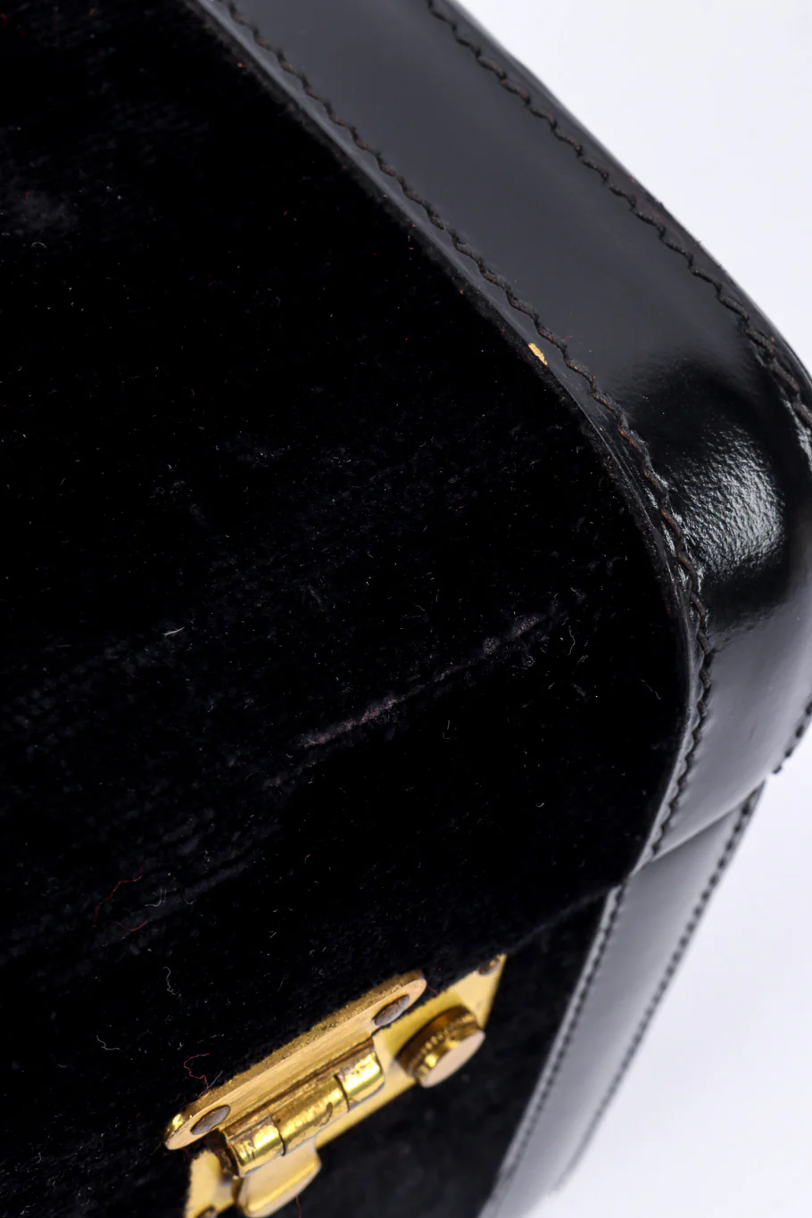Velvet Vanity Case - Image 15