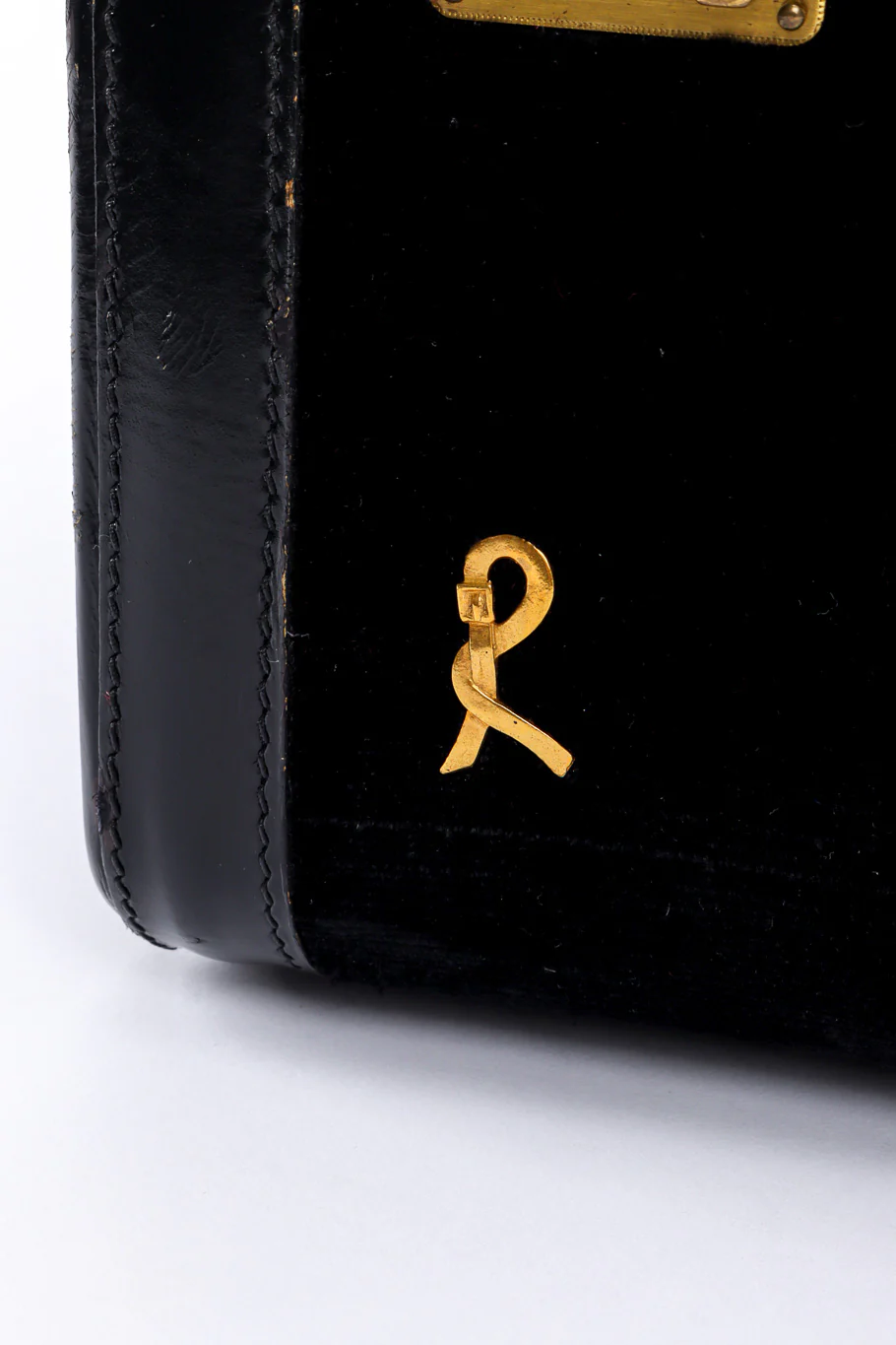 Velvet Vanity Case - Image 16