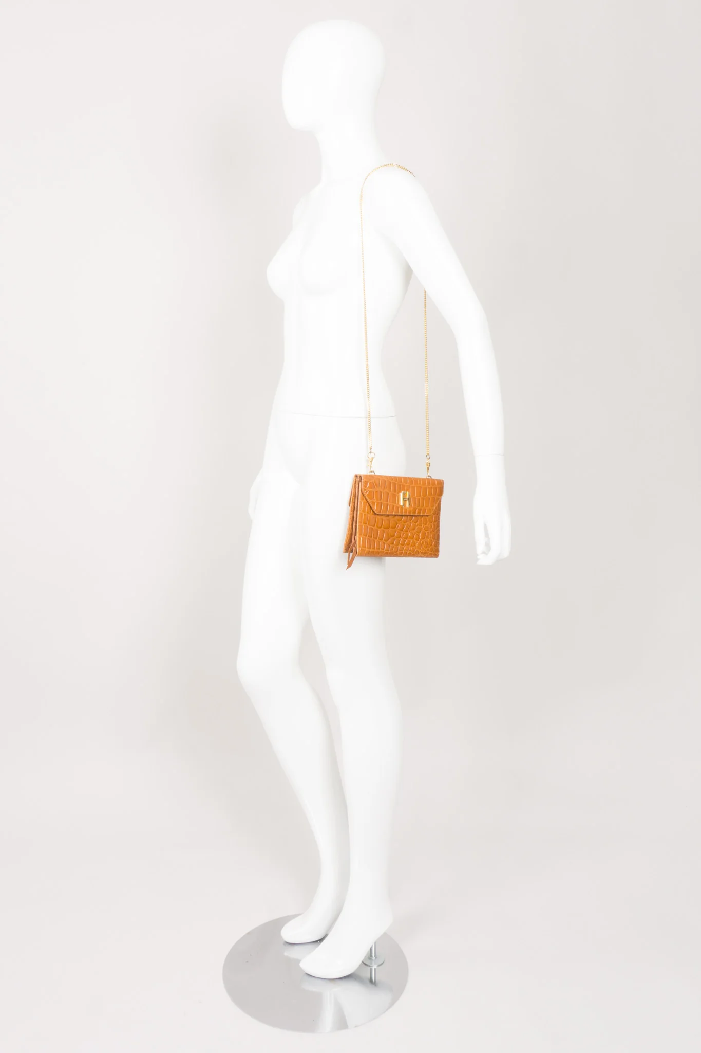 Wallet On A Chain Crossbody Bag - Image 12