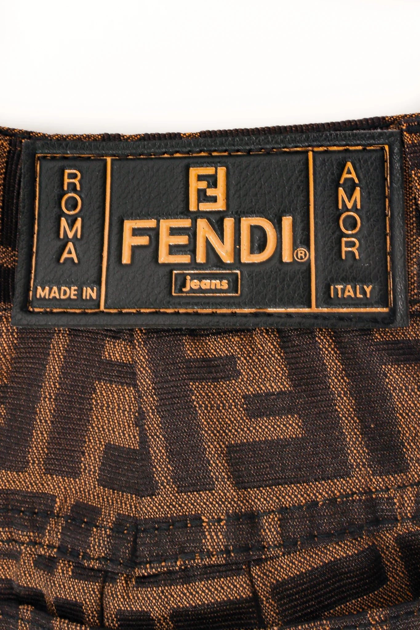 Zucca Monogram Crop Jean W26 - Image 9